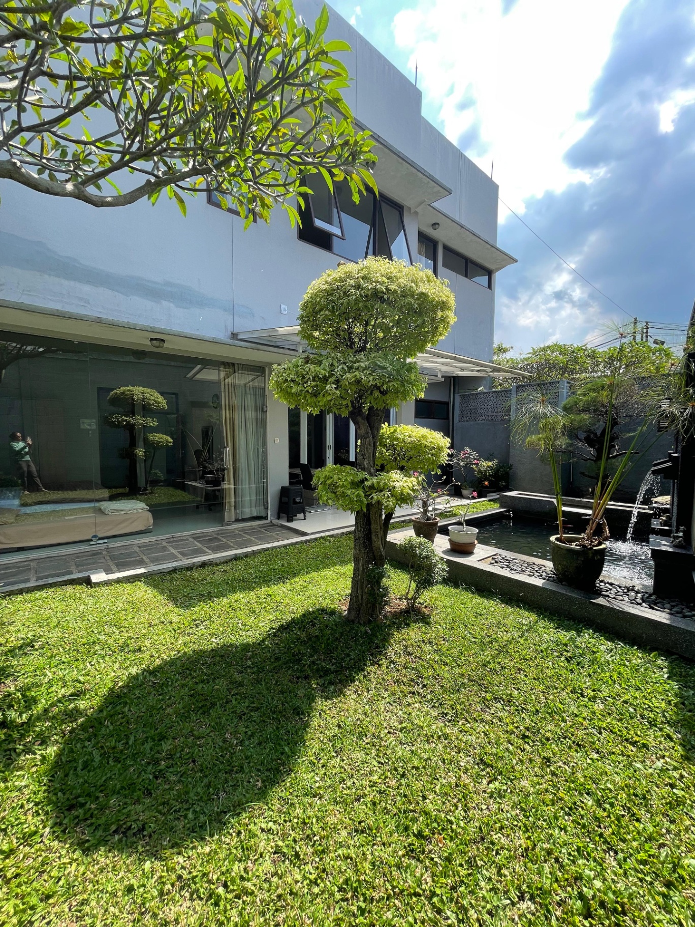 Villa terrace and entrance